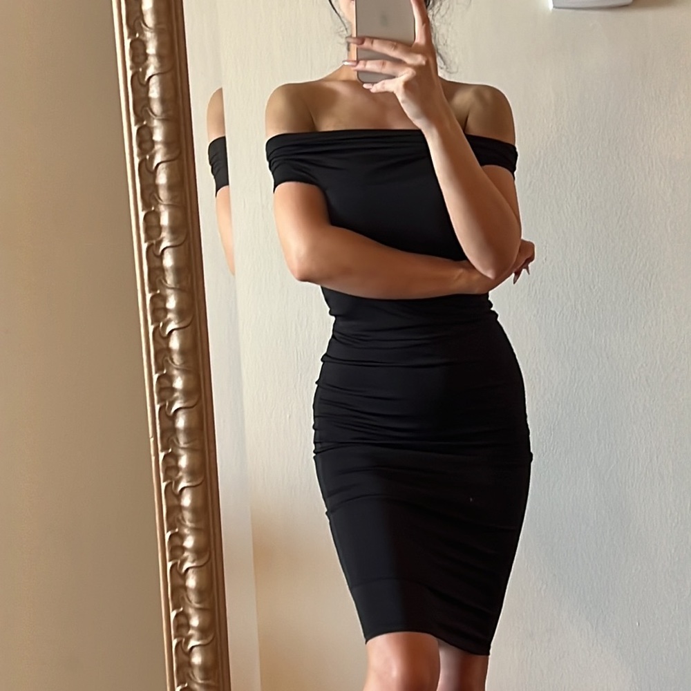 Off-Shoulder Black Bodycon Dress